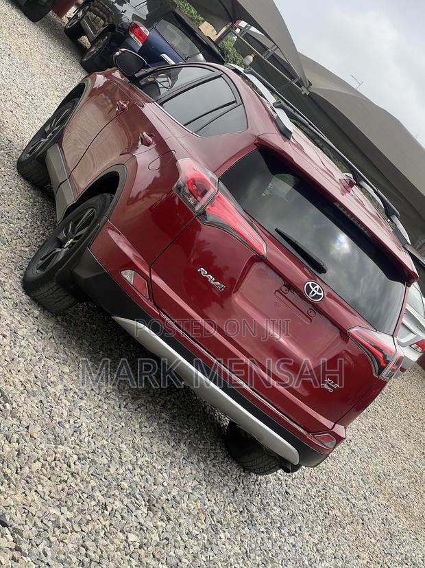 Toyota RAV4 2017 Red