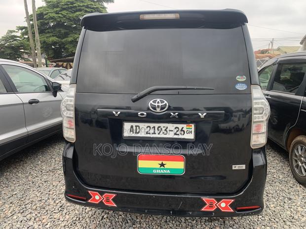 Toyota Voxy X L Edition 2WD 7-Seater 2012 Black