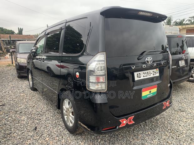 Toyota Voxy X L Edition 2WD 7-Seater 2012 Black