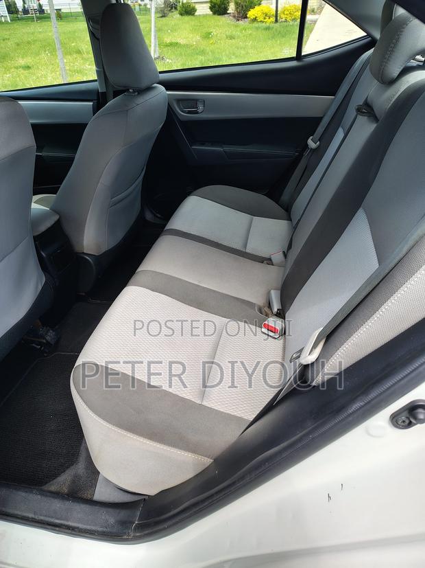 Toyota Corolla LE 4dr Sedan (1.8L 4cyl CVT) 2017 White