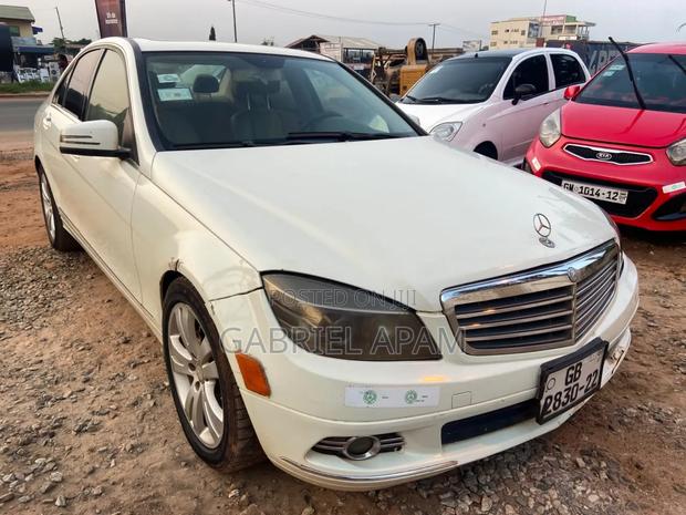 Mercedes-Benz C300 2013 Off white