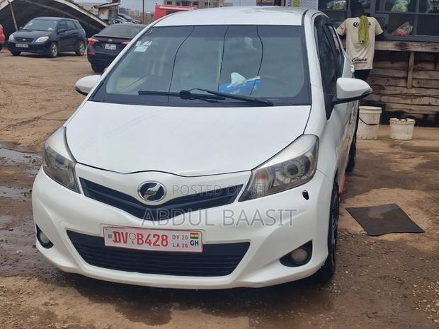 Toyota Vitz 2013 White