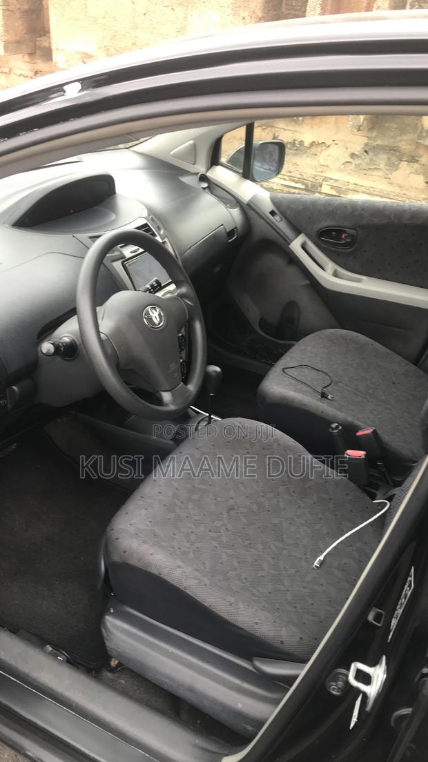 Toyota Vitz 1.0 FWD 3dr 2010 Black