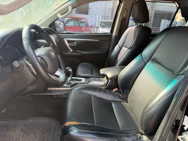 Toyota Fortuner 2019 Black