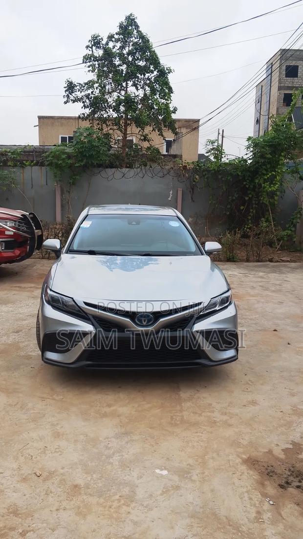 Toyota Camry 2021 Gray