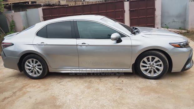 Toyota Camry 2021 Gray