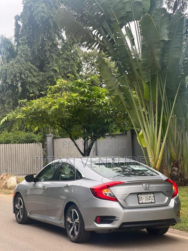 Honda Civic Touring 2dr Coupe (1.5L 4cyl) 2017 Gray