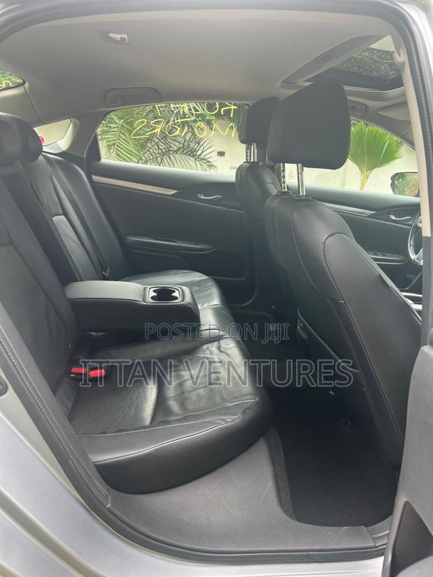 Honda Civic Touring 2dr Coupe (1.5L 4cyl) 2017 Gray