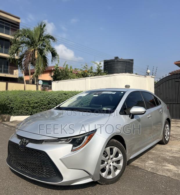 Toyota Corolla LE 2020 Silver
