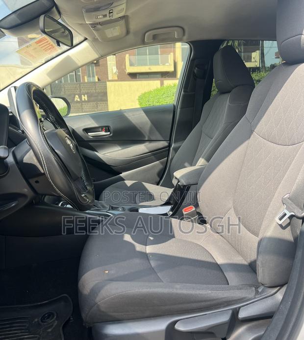 Toyota Corolla LE 2020 Silver