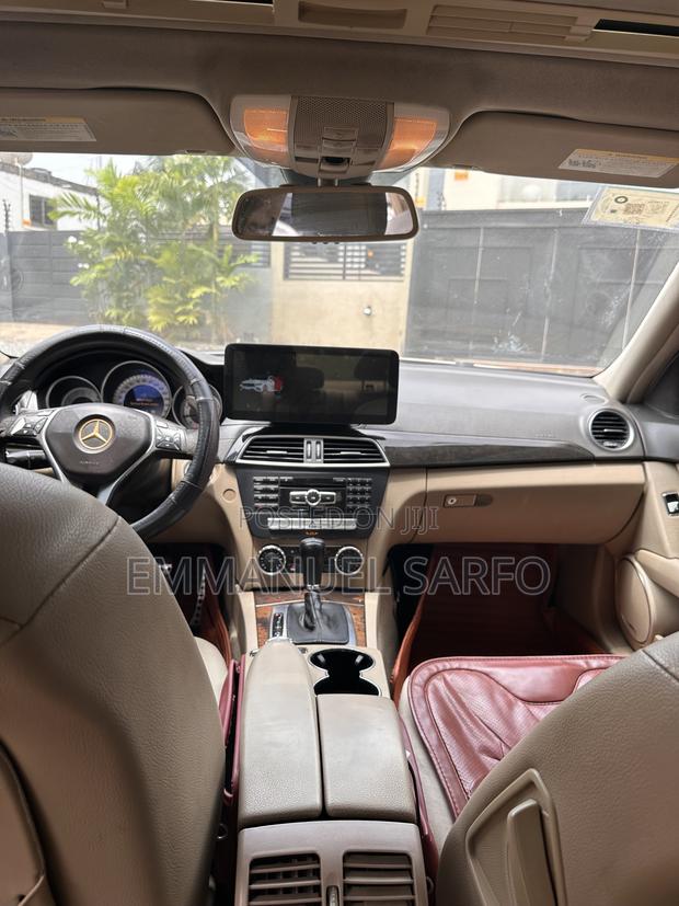 Mercedes-Benz C250 2013 Gold