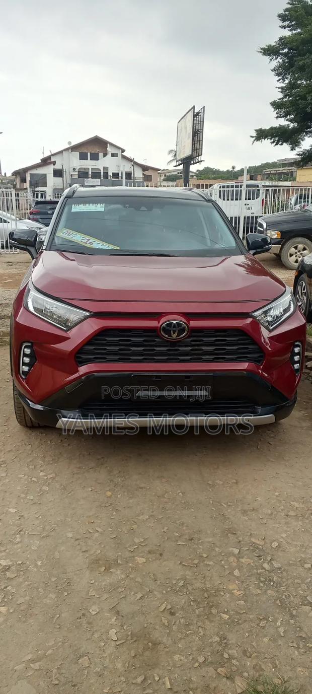 Toyota RAV4 2021 Red