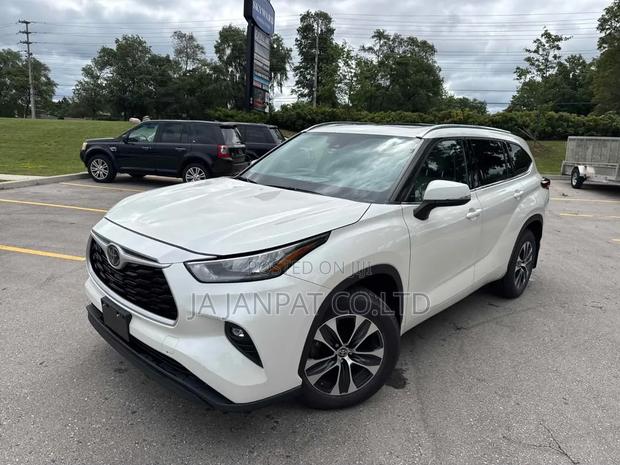 Toyota Highlander 2024 White
