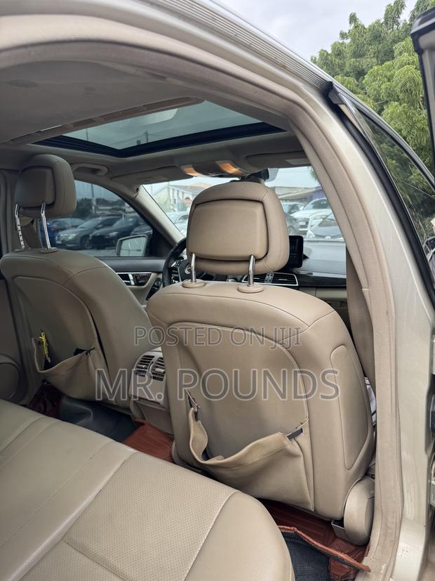 Mercedes-Benz C250 2012 Gold