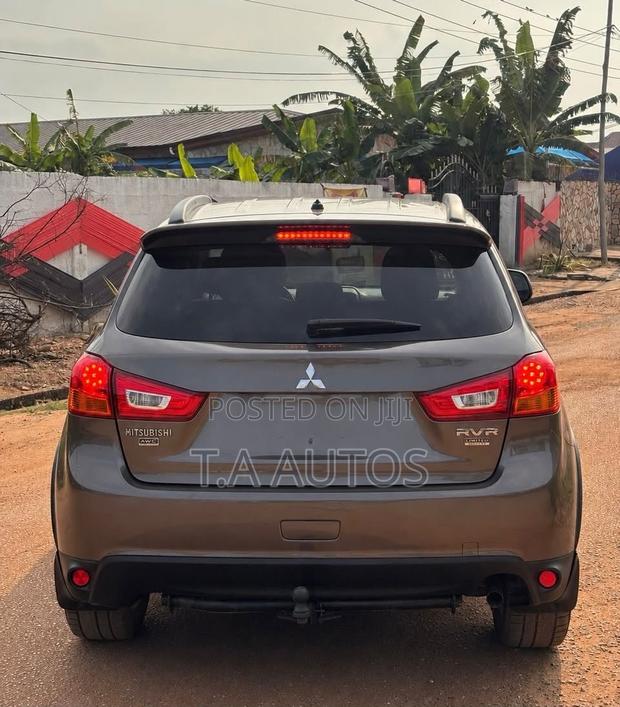 Mitsubishi RVR 2016 Brown
