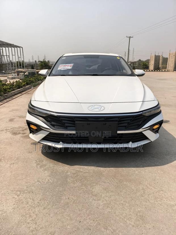 Hyundai Elantra Limited 2024 White