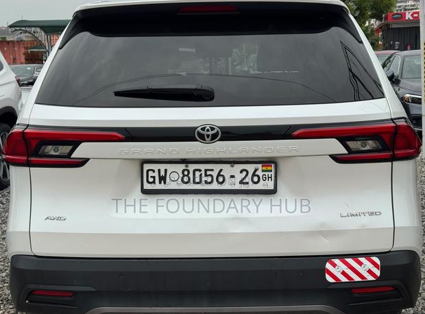 Toyota Highlander Limited AWD 2023 White