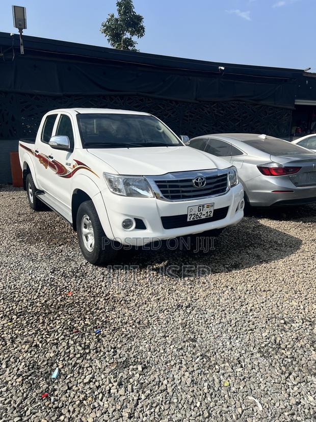 Toyota Hilux 2012 White