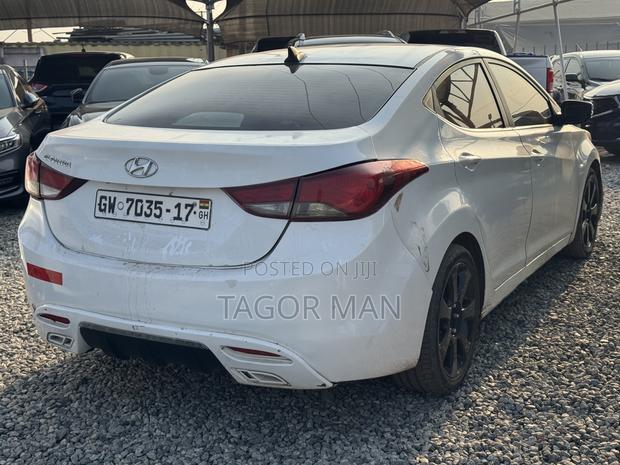 Hyundai Elantra SE Coupe FWD (1.8L 4cyl 6A) 2013 White
