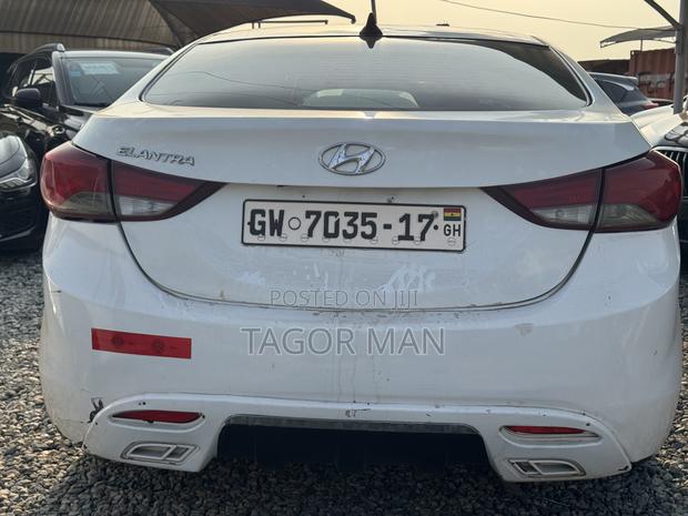 Hyundai Elantra SE Coupe FWD (1.8L 4cyl 6A) 2013 White