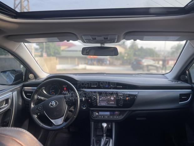 Toyota Corolla S 4dr Sedan (1.8L 4cyl CVT) 2016 Silver