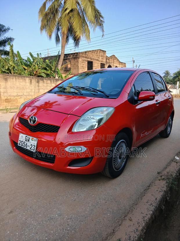 Toyota Vitz 2010 Red