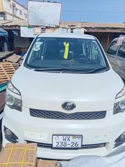 Toyota Voxy 2013 White for sale