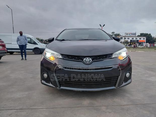 Toyota Corolla 2015 Black