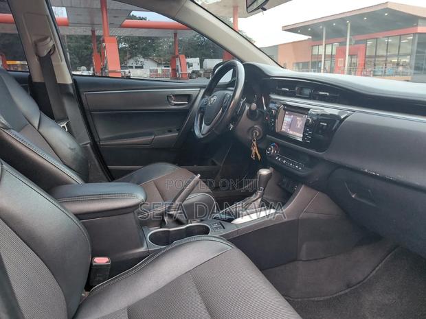 Toyota Corolla 2015 Black