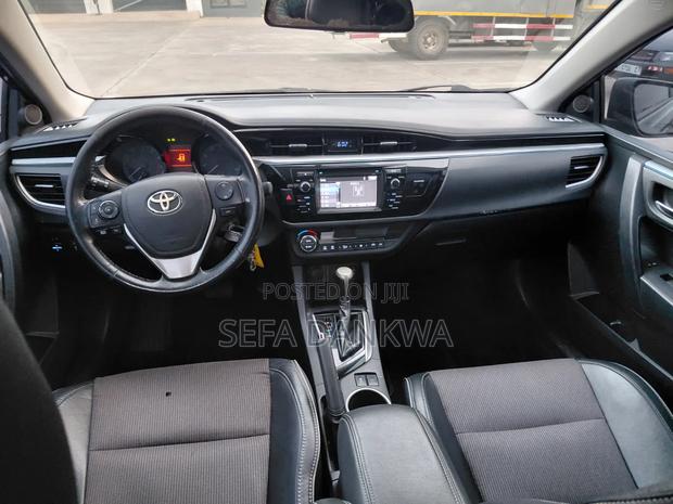 Toyota Corolla 2015 Black