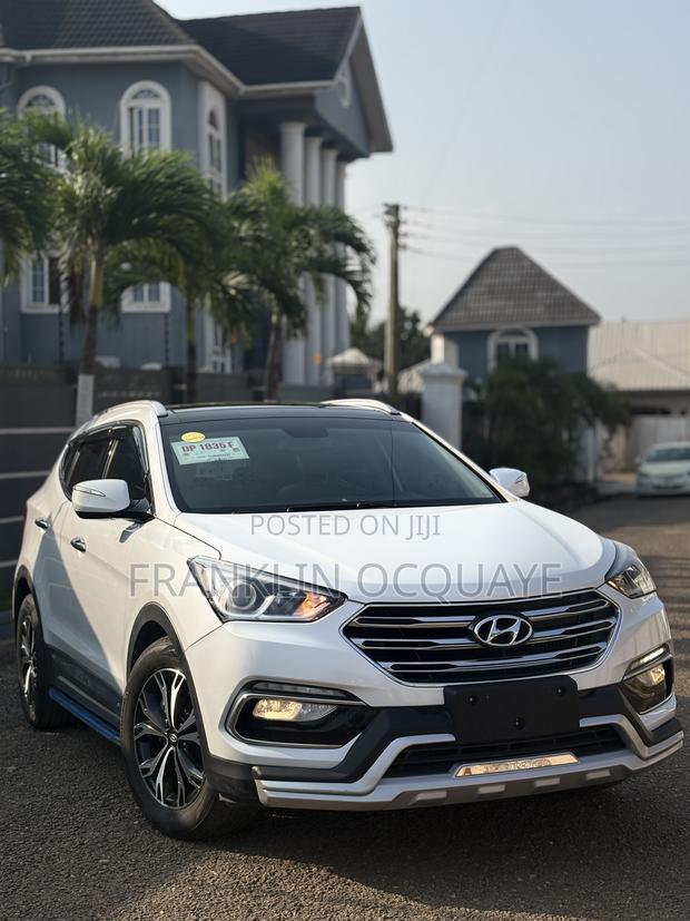 Hyundai Santa Fe 2017 White