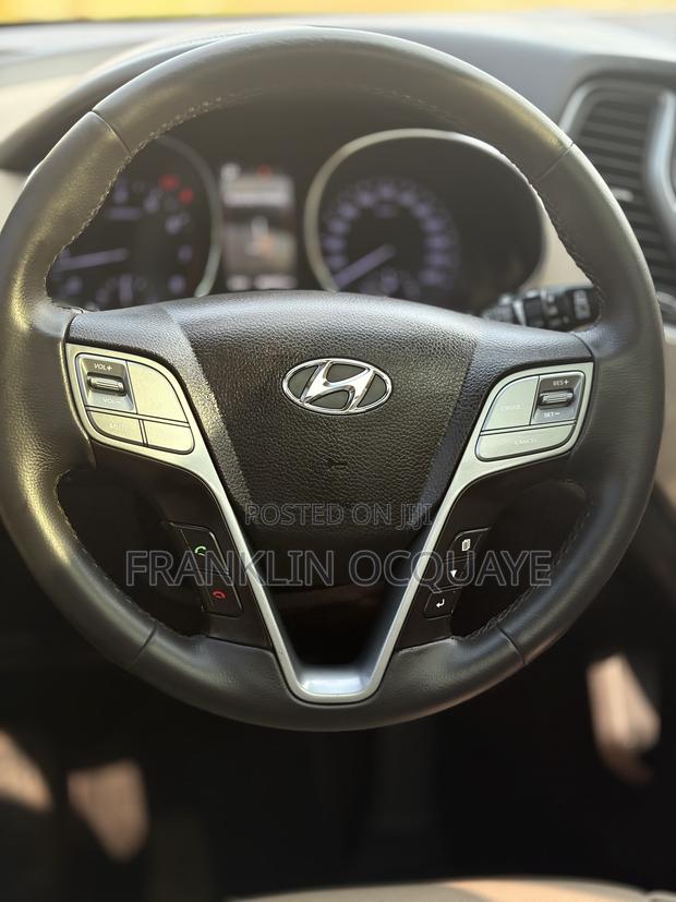 Hyundai Santa Fe 2017 White