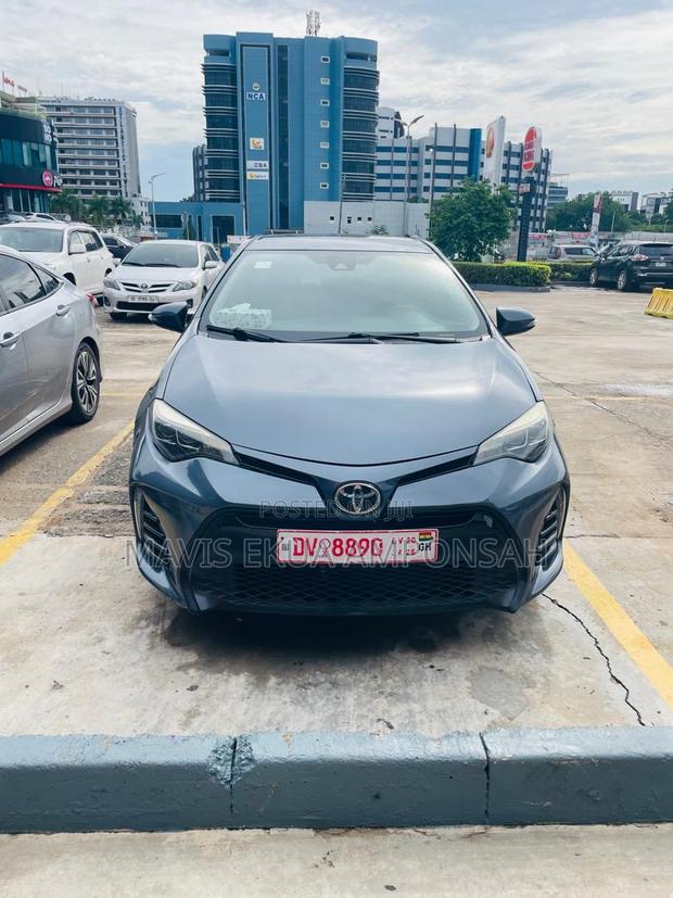 Toyota Corolla SE 4dr Sedan (1.8L 4cyl CVT) 2017 Gray