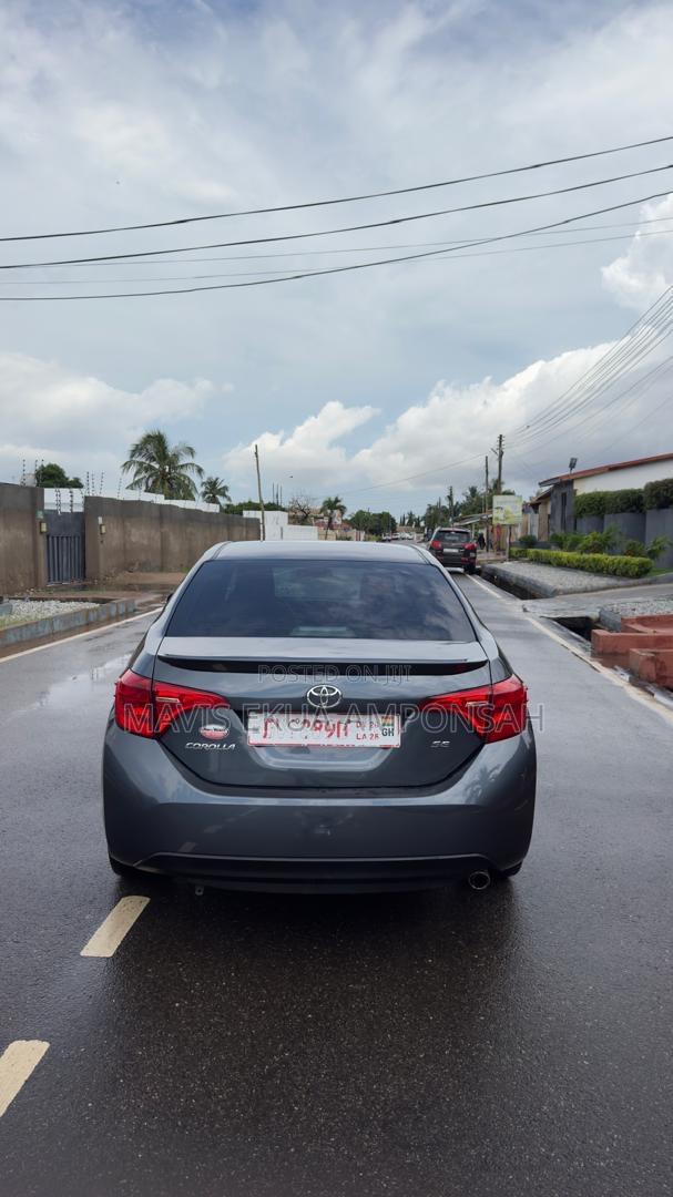 Toyota Corolla SE 4dr Sedan (1.8L 4cyl CVT) 2017 Gray