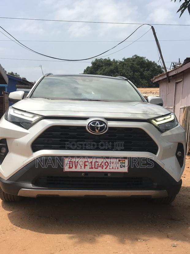 Toyota RAV4 Adventure AWD 2024 White
