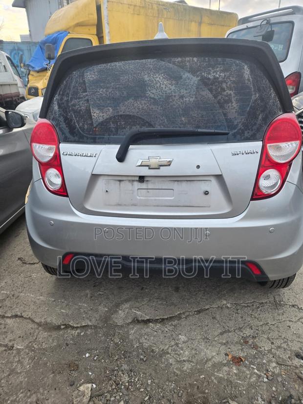 Chevrolet Spark 2LT 4dr Hatchback (1.2L 4cyl CVT) 2014 Silver