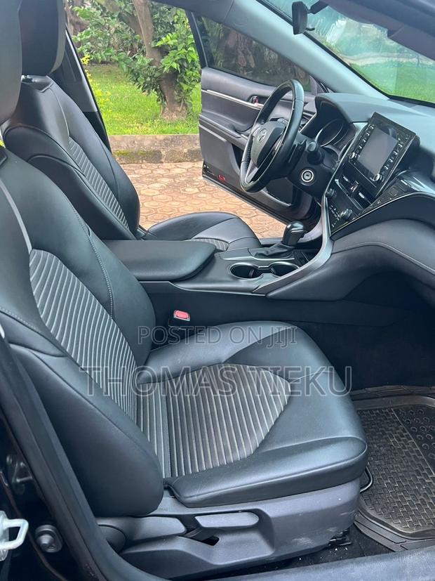 Toyota Camry SE 2021 Black