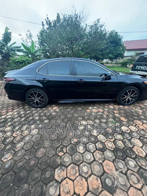 Toyota Camry SE 2021 Black