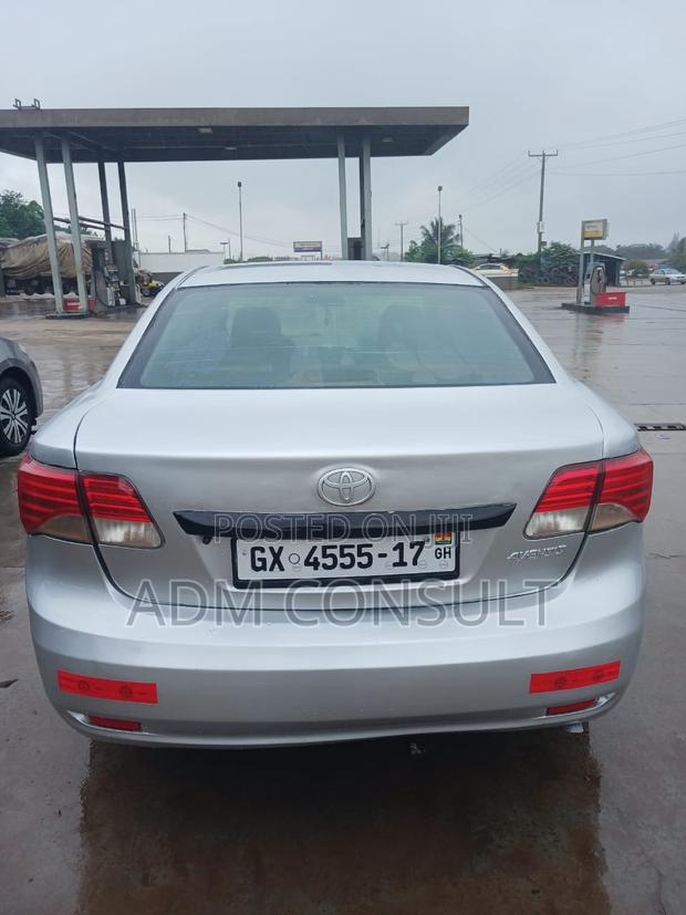 Toyota Avensis 2015 Silver