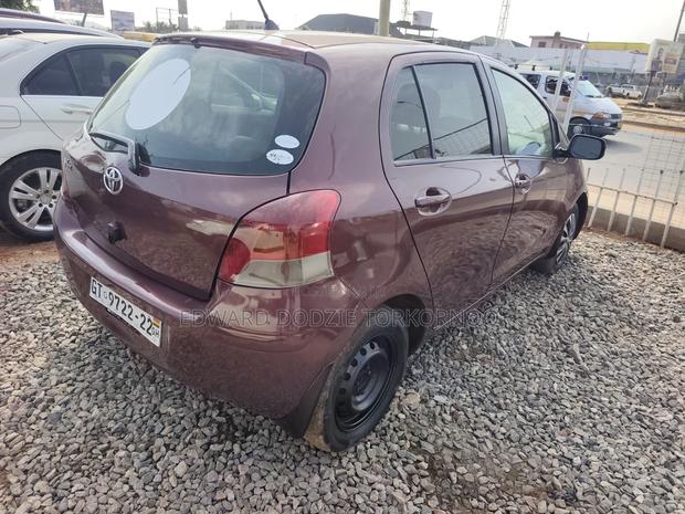 Toyota Vitz 2010 Burgundy