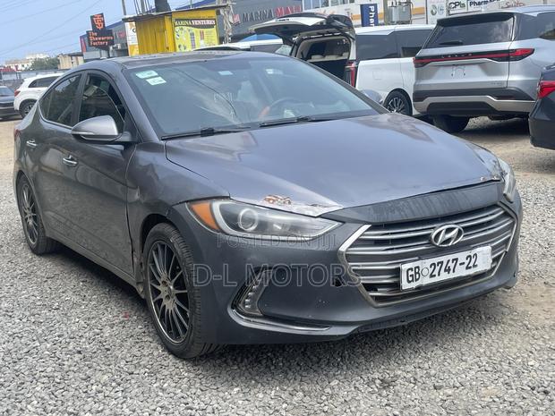 Hyundai Elantra Limited Sedan FWD (2.0L 4cyl 6A) 2017 Gray