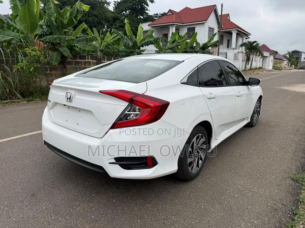 Honda Civic 2018 White