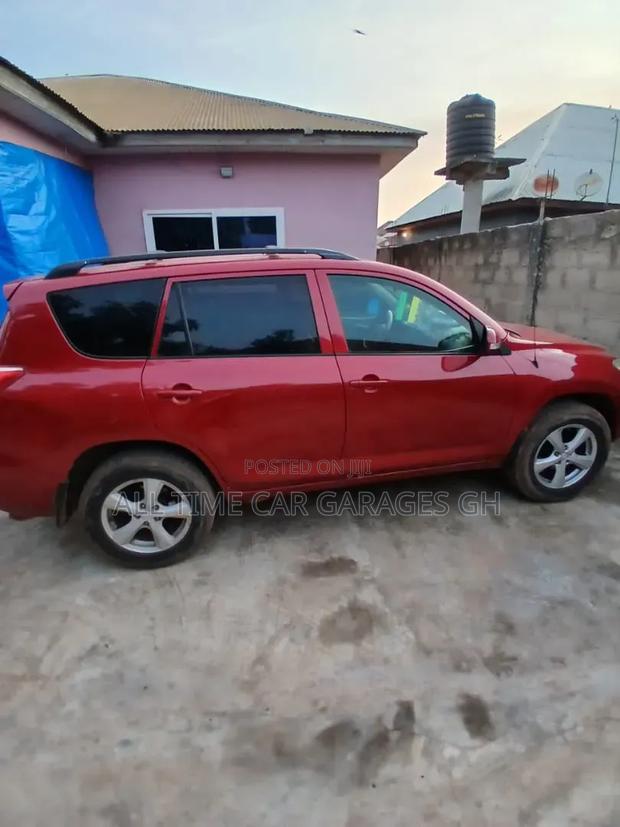 Toyota RAV4 2010 Red