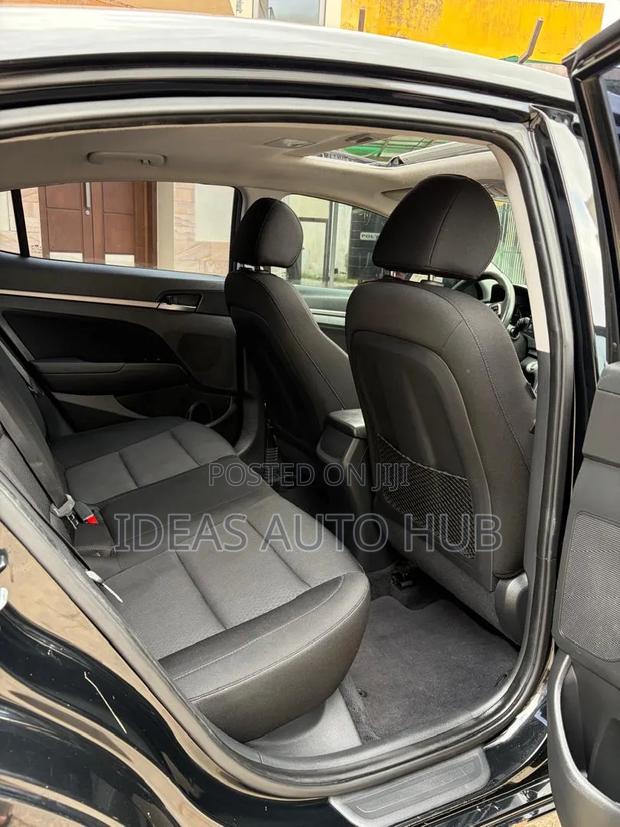 Hyundai Elantra 2017 Black