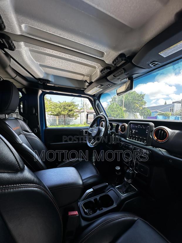 Jeep Gladiator Mojave 2022 Blue