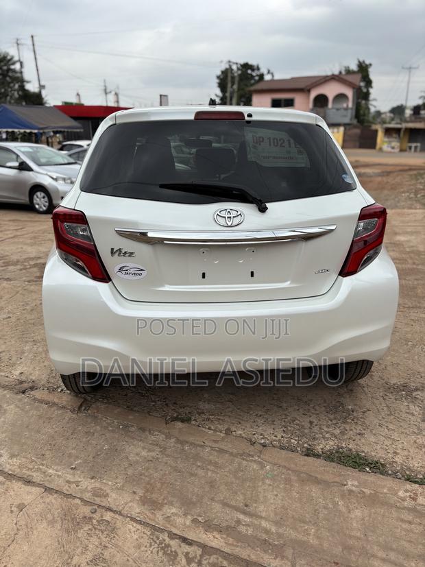 Toyota Vitz 1.3 AWD 5dr 2015 White