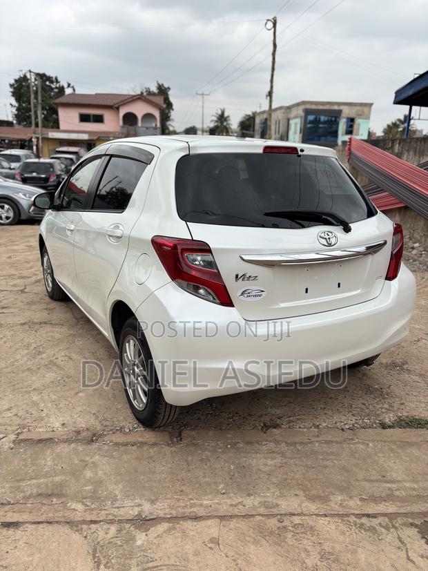 Toyota Vitz 1.3 AWD 5dr 2015 White