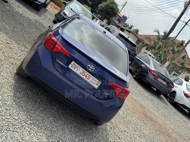 Toyota Corolla 2018 Blue