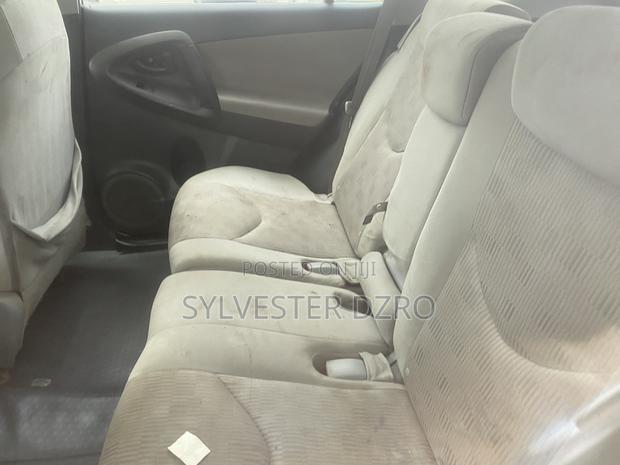 Toyota RAV4 2012 Silver