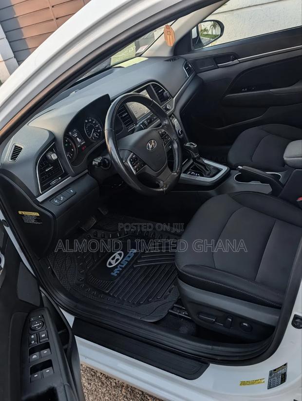 Hyundai Elantra 2017 White